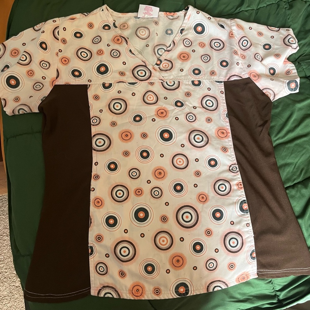 Stylish Circle Pattern medium scrub Top